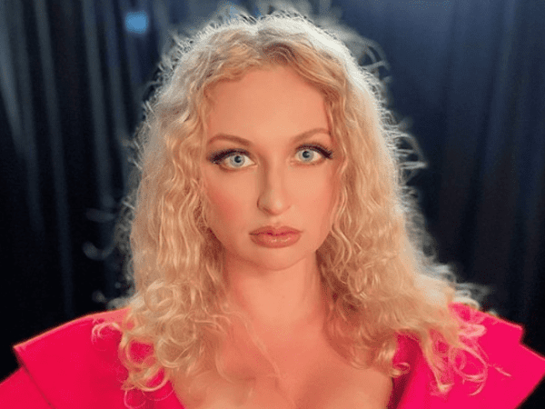 Natalie Mordovtseva Net Worth, Age, Wiki, Biography, Relationship, Wife, Dating, Ethnicity, Height & Facts